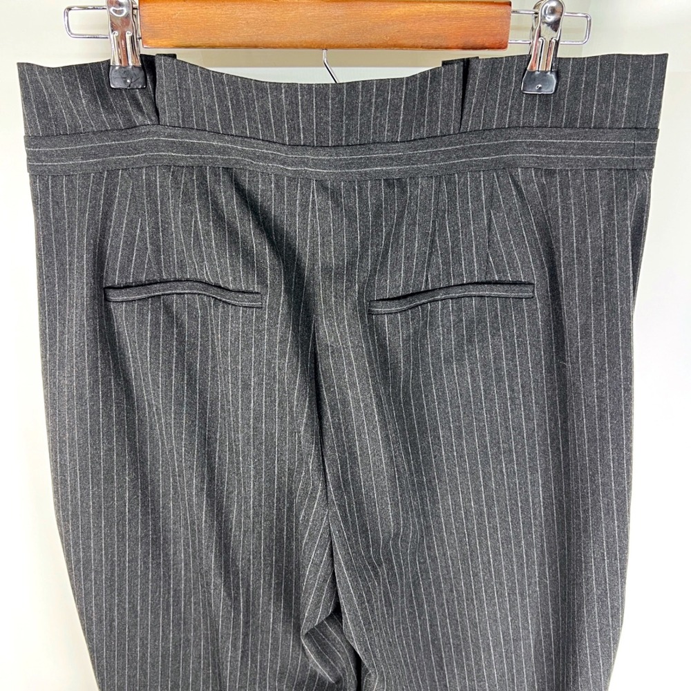 White House Black Market Relaxed Ankle Pinstripe Pants Grey Pearl Button Size 10 - Picture 4 of 8